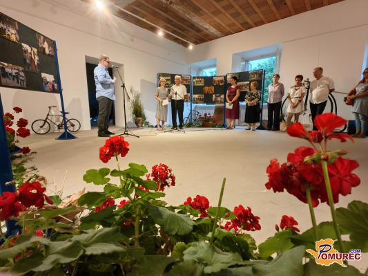 FOTO: V Beltincih odprli razstavo ob 100 letnici tamburaštva