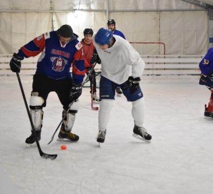 FOTO: Beltinčani slavili na novoletnem turnirju v hokeju na ledu