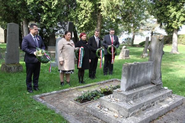FOTO: S spominsko slovesnostjo obeležili madžarski narodni praznik