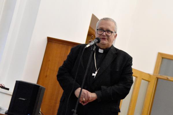 FOTO: Murskosoboški škof odprl razstavo v Veržeju