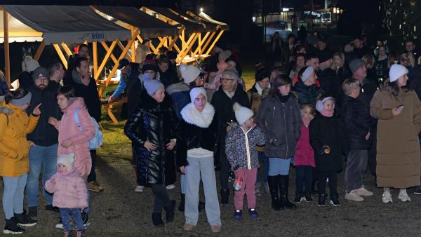 FOTO in VIDEO: Beltinci so zasijali v praznični svetlobi Zimske pravljične dežele