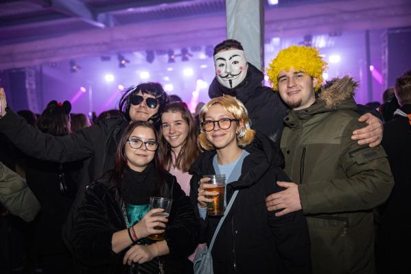 FOTO in VIDEO: Sejmišče v Gornji Radgoni oživelo s pustnimi maskami in znanimi ritmi