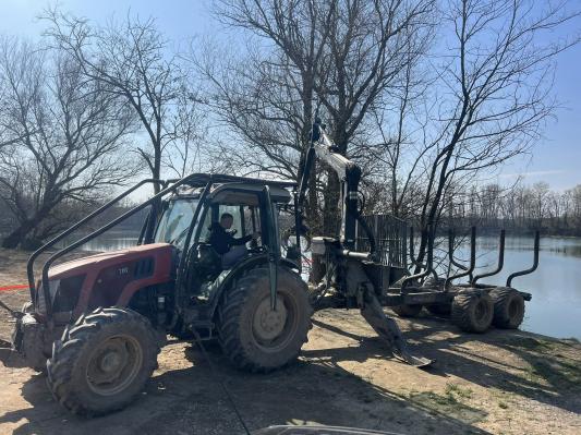 FOTO: Člani ribiške družine zavihali rokave in poskrbeli za urejeno okolje