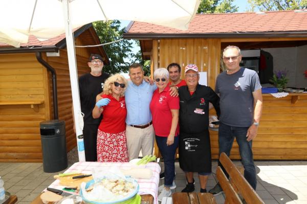 FOTO: Lendava pod Vinariumom združila kulture, okuse in ljudsko izročilo