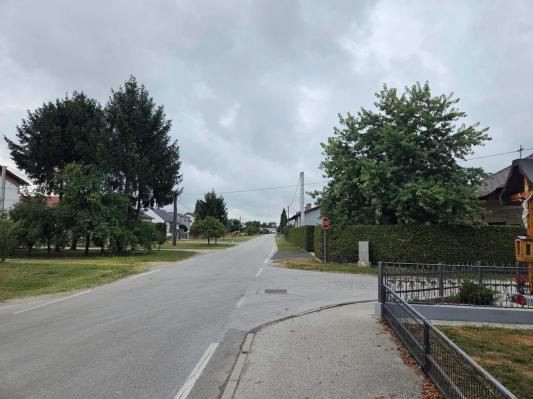 Vozniki, pozor! Na tej cesti pri Murski Soboti bo več kot dva meseca veljala polovična zapora