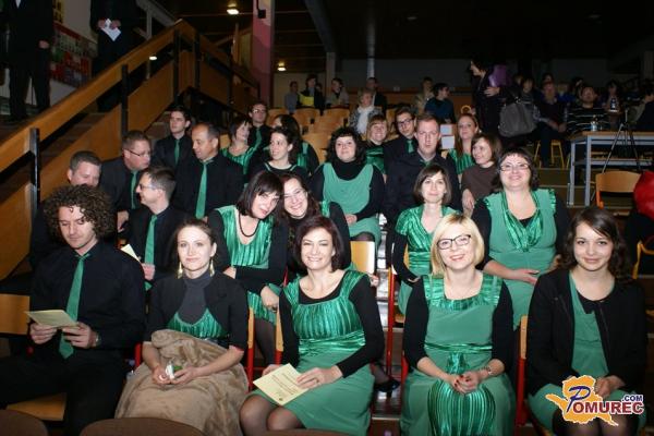 Mešani pevski zbor Cantate slavil na regijskem tekmovanju