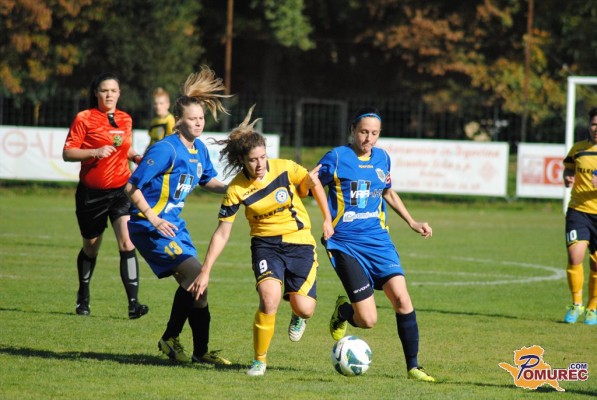 FOTO: Nogometašice Teleing Pomurja Radomljam nasule pol ducata zadetkov