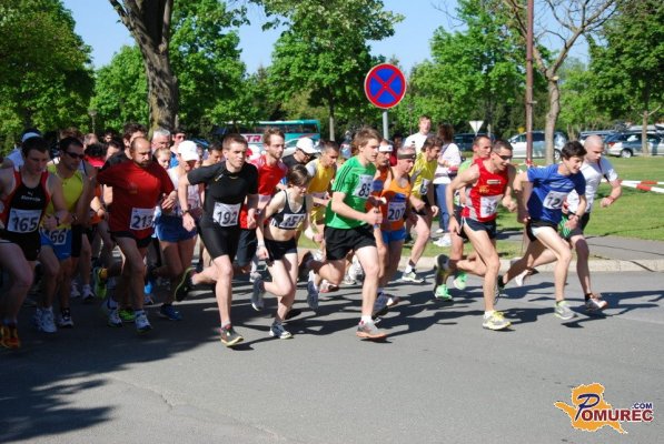 FOTO: Številni tekači so se pomerili na Moravskem teku
