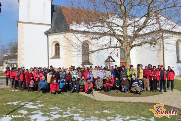FOTO: Mrzlo vreme ni ustavilo udeležencev 11. Jožefovega pohoda na Cankovi