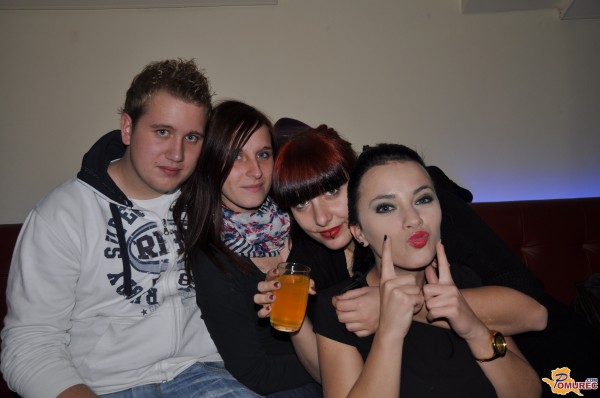 FOTO: V baru Klub žurali s skupino NOX acoustic