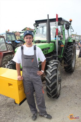 Matej Sinic -  državni prvak v oranju je na traktorju, odkar je shodil