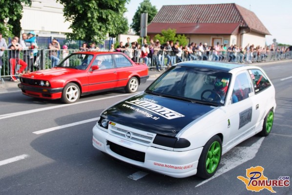 FOTO: Drag race v Murski Soboti privabil množico ljudi