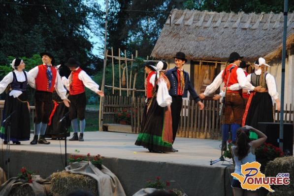 FOTO: Na folklornem festivalu v Beltincih večer tuje glasbe