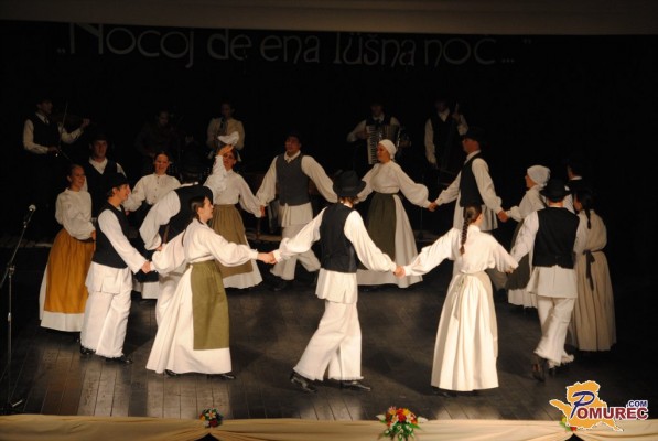 FOTO: Kulturno društvo Marko Beltinci zaplesalo ob 5. obletnici