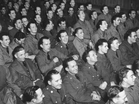 Vroča zabava za vojake