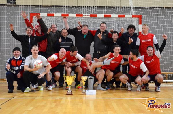 FOTO: Na malonogometnem turnirju ekip Asfaltne in Pomurske lige slavili Bakovci