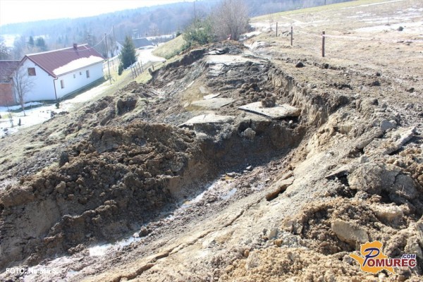 FOTO: Plazovi na Goričkem ogrožajo prebivalce