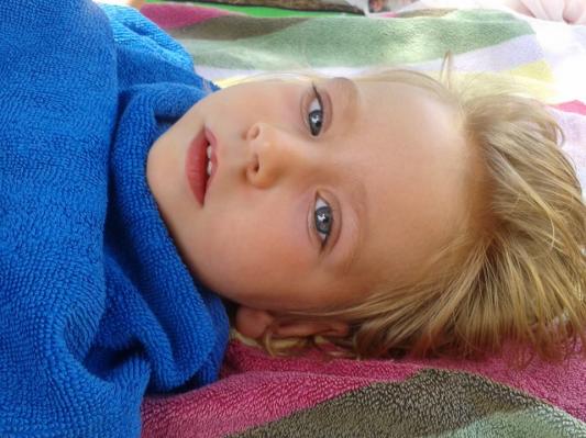 Pokažimo veliko srce za pogumno Laro iz Murske Sobote