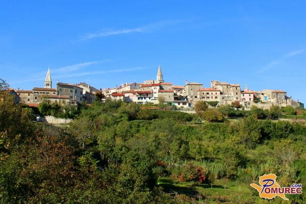 Notranjost hrvaške Istre – številna manjša srednjeveška mesteca, tarfufi in bogato kulturno dogajanje 