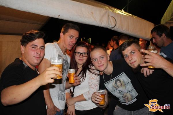 FOTO: Na nočnem gasilskem tekmovanju v Bodoncih žurali z Weekend Bandom