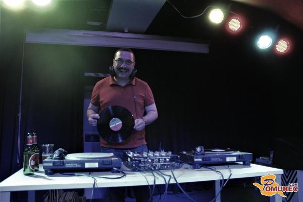 DJ Neni poskrbel za glasbeni miks v MIKK-u