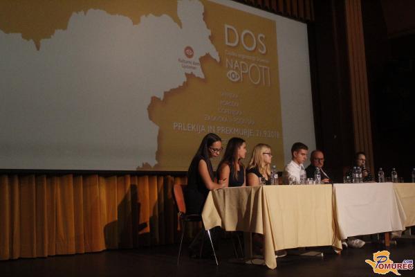 FOTO: Dijaška organizacija Slovenije in člani študentskih klubov debatirali na temo šolstva