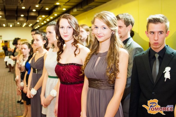 FOTO: Maturantski ples dijakov Srednje šole za gostinstvo in turizem Radenci