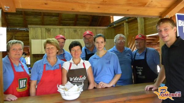 FOTO: Na Otoku ljubezni zaplesali ob melodijah ansambla Saša Avsenika