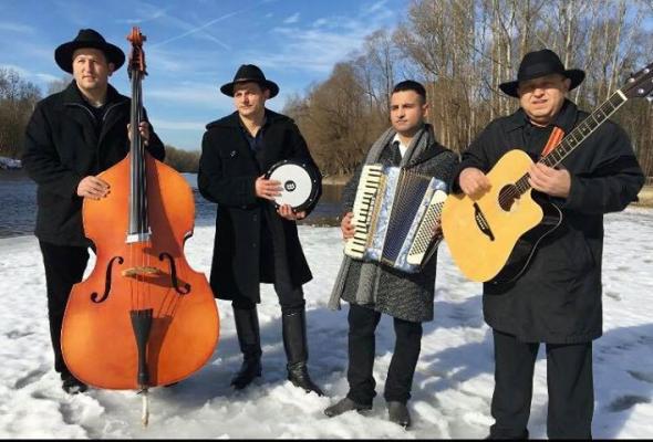 VIDEO: Skupina Del tuha predstavlja novo skladbo »Lepa si danes«