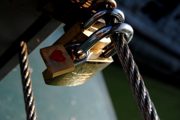 Božič - praznik ljubezni ali potrošnje?