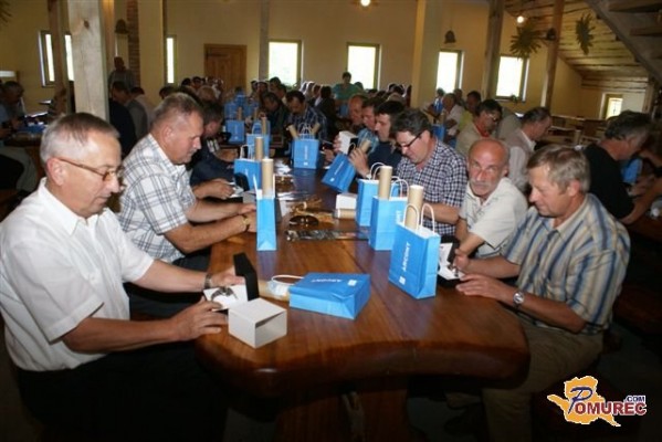 Skoraj sto jih je Arcontu zvestih več kot 30 let