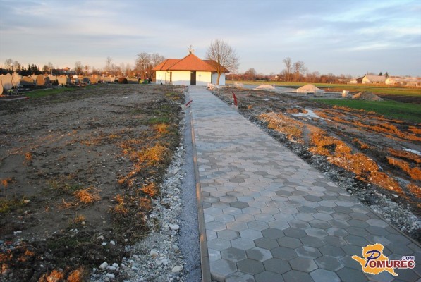 FOTO: Pokopališče v Žižkih dobiva novo podobo