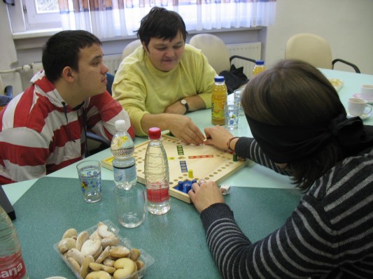 V Murski Soboti potekala ustvarjalna izkustvena delavnica »Za mlade ni ovir«