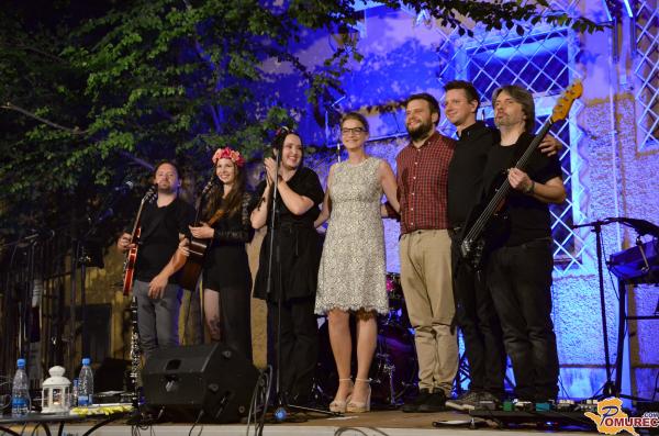 FOTO in VIDEO: V Murski Soboti potekal literarno-glasbeni večer z Bronjo Žakelj in Tinkaro Kovač