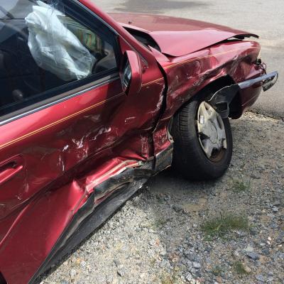 Prometne nesreče, poškodbe vozil in zatajitev
