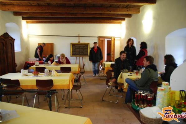 FOTO: Dr. Pustoslemšek navdušil občinstvo na gradu Negova