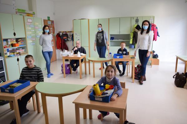 Veselje in smeh pomurskih otrok ob vrnitvi v šolske klopi