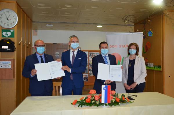 FOTO: V Domu starejših Rakičan podpisali sporazum za ureditev enote v Črenšovcih