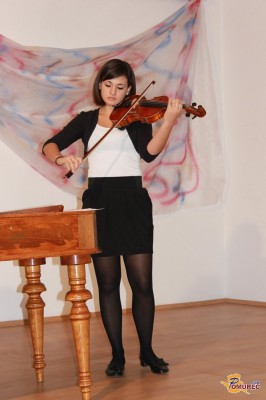 FOTO: V Gomilicah zazvenele ljudske viže