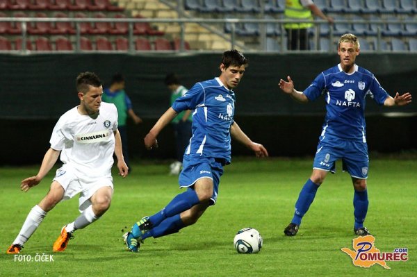 Potapljajočo Naftino barko bo skušal rešiti Madžar Nemeth