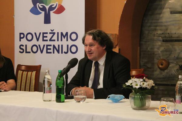 FOTO: Svojo kandidaturo za poslanca najavil Mitja Slavinec