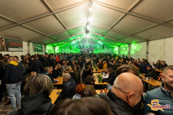 FOTO: Gadi zabavali številno množico na martinovanju v Ljutomeru