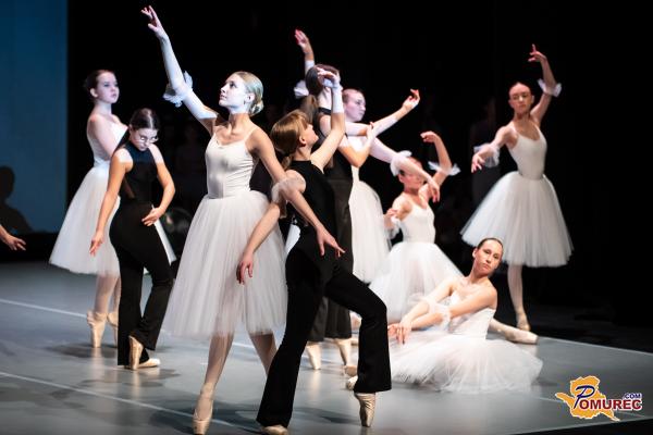 FOTO: Baletna produkcija v Gledališču Park