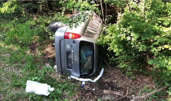 Na cesti Puconci - Vaneča voznik izgubil kontrolo nad vozilom