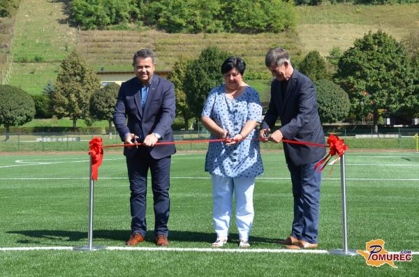 FOTO: Otvoritev obnovljenega nogometnega igrišča z umetno travo