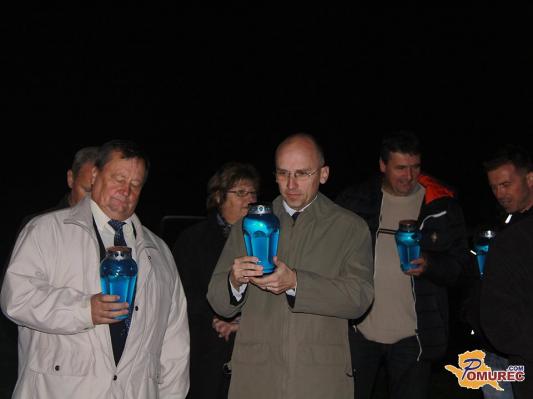 FOTO: S prižiganjem sveč v Lipi obudili spomin na žrtve prometnih nesreč