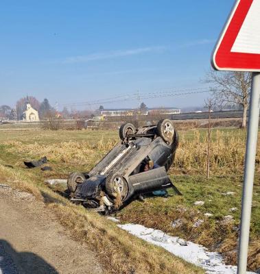 V petih prometnih nesrečah tri osebe poškodovane
