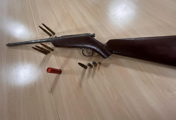 Soboški policisti zasegli pripomočke za pripravo droge, puško in naboje