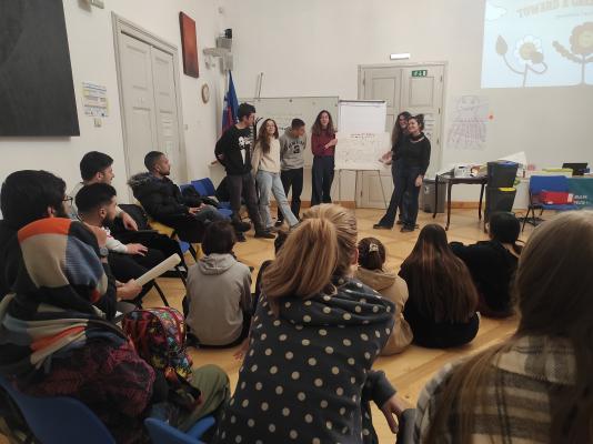 Val digitalizacije na mladinski izmenjavi v Rakičanu