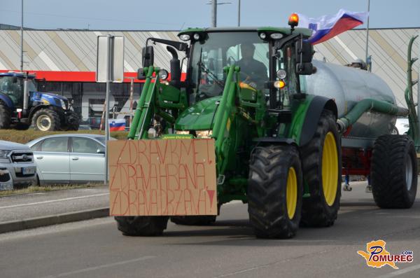 FOTO in VIDEO: Pomurski kmetje zavzeli ulice